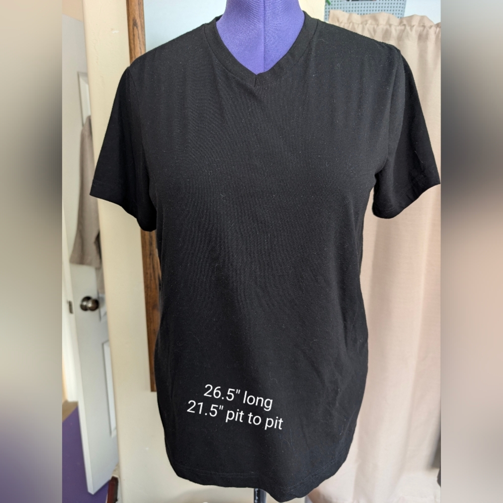 George men's black v neck t-shirt